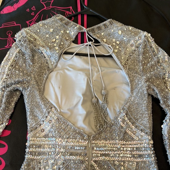 Sherri Hill Silver grey beaded long sleeve homecoming prom mini dress - Picture 5 of 11